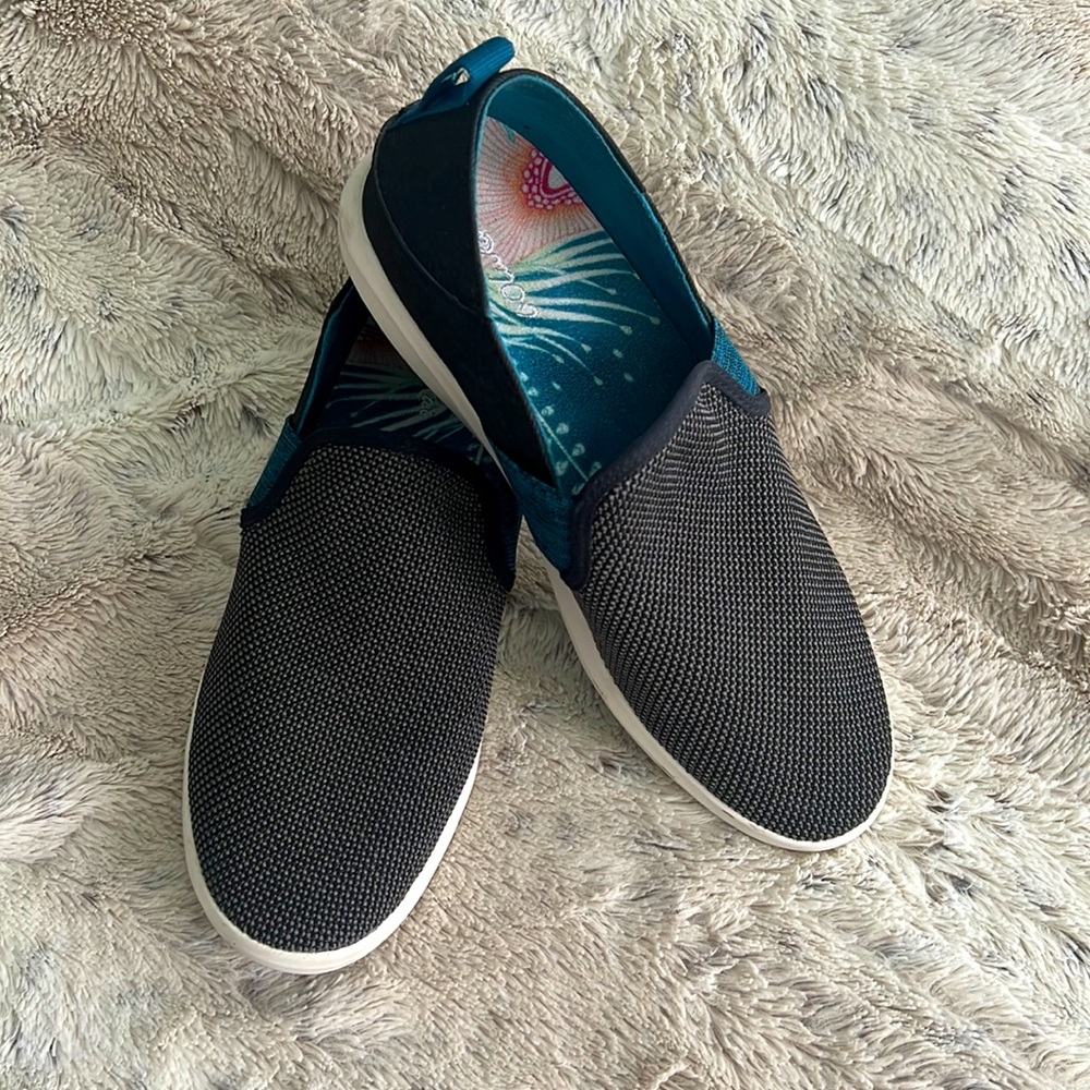 Olukai Pehua slip on shoes